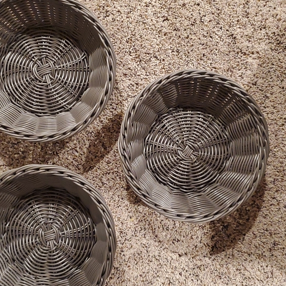 Baskets - Picture 2 of 3